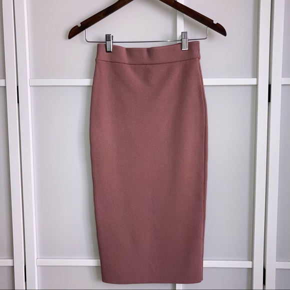 [Sold off app] Babaton Sculpt Knit Skirt - Picture 3 of 8